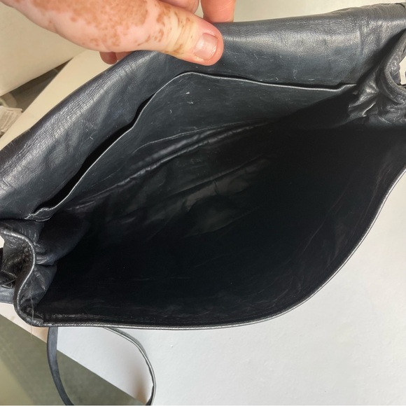 Vintage Carlos Falchi Crossbody Black Leather Bag
Made In The USA - Picture 8 of 17